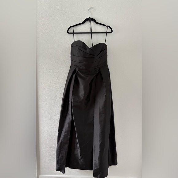 Donna Karan Dresses & Skirts - Elegant Donna Karan Black Strapless Dress